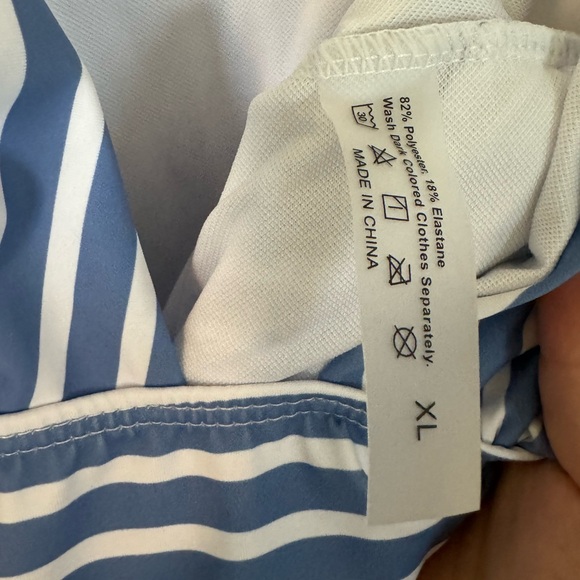 Bathing suit - Picture 2 of 3